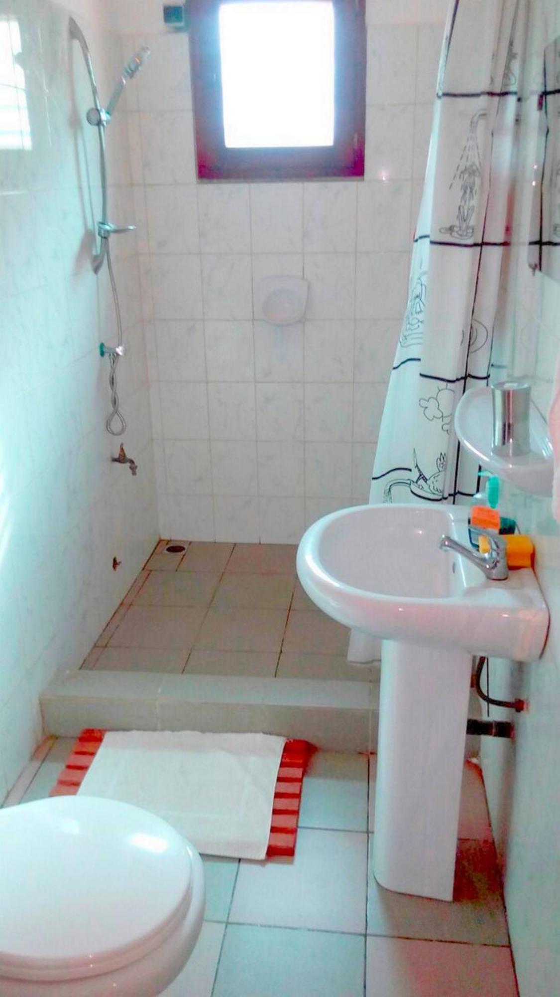 Dodoo Lodge 코토누 객실 사진