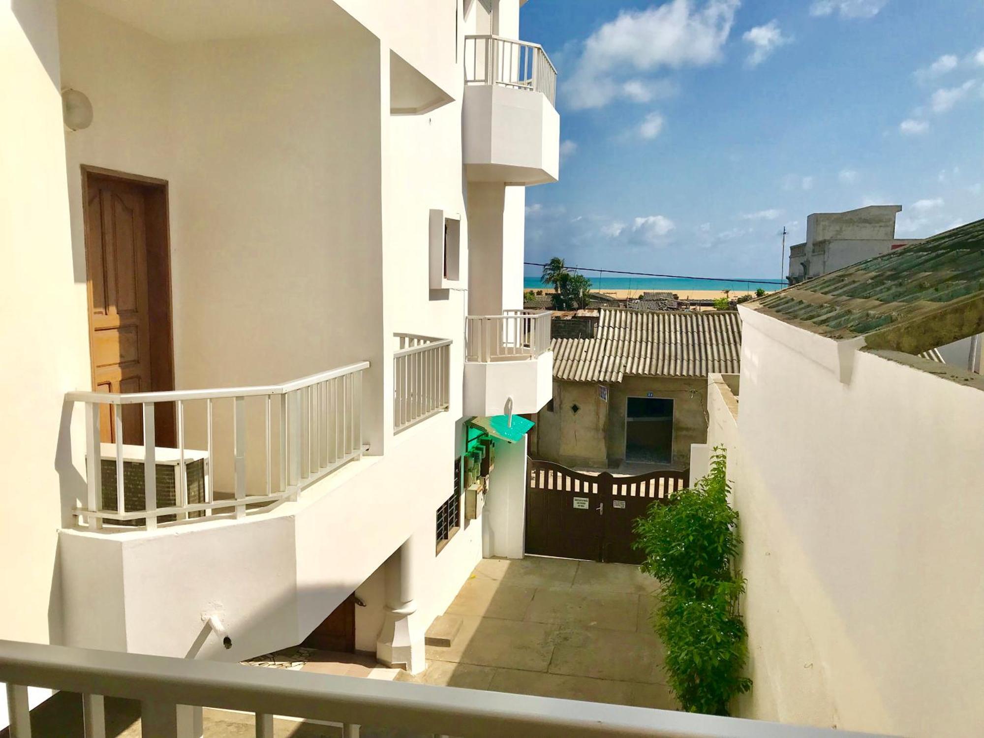 Dodoo Lodge 코토누 외부 사진