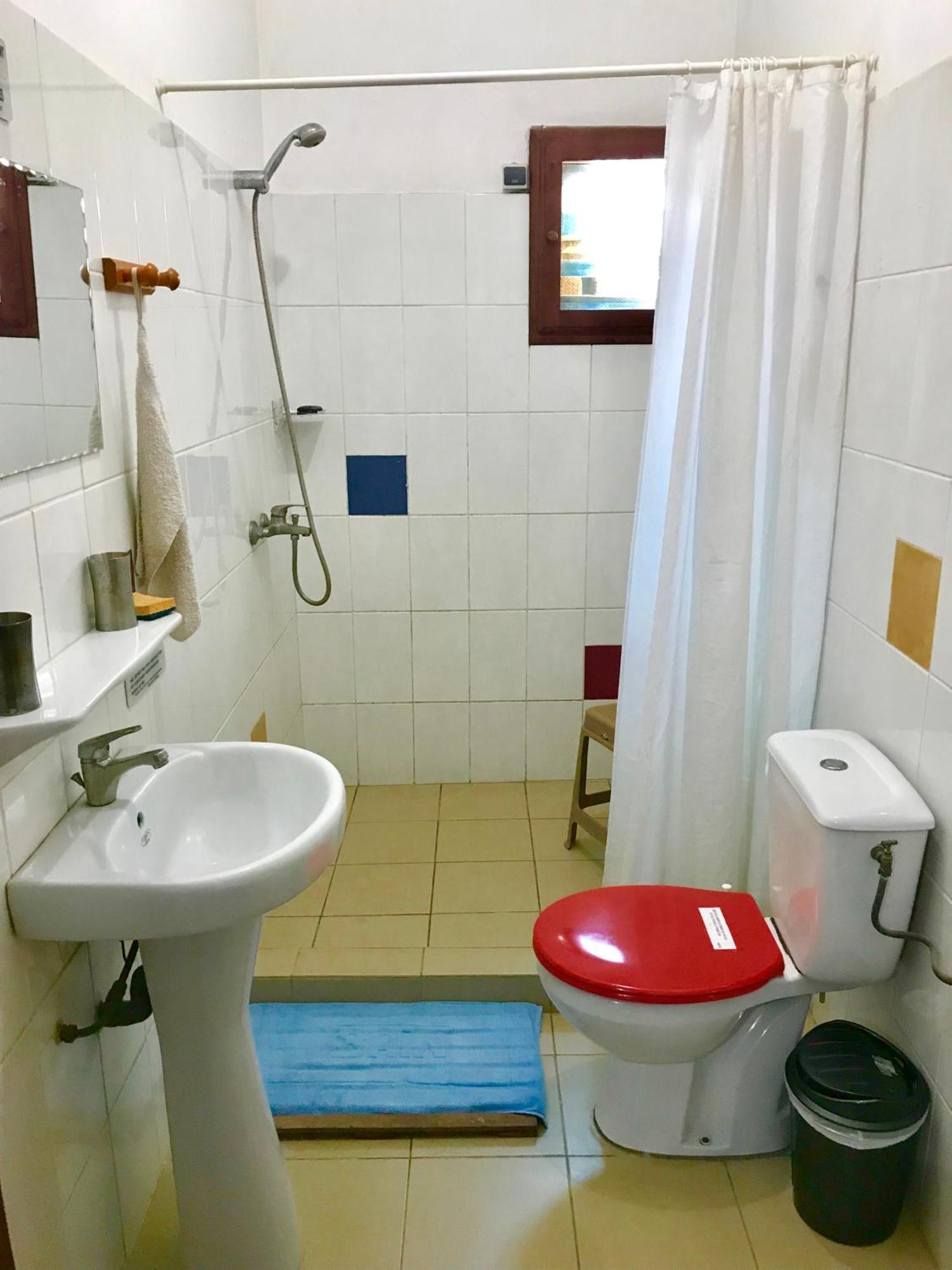 Dodoo Lodge 코토누 객실 사진