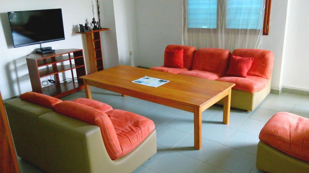 Dodoo Lodge 코토누 외부 사진
