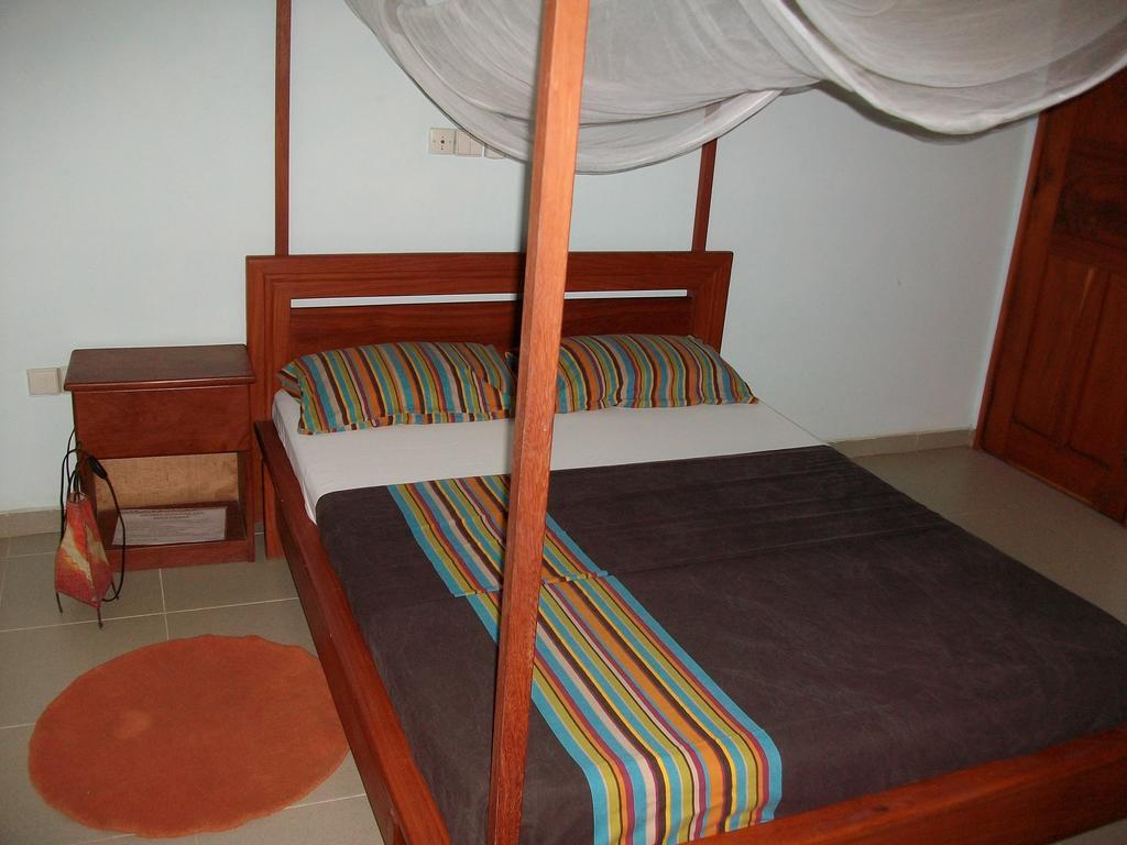 Dodoo Lodge 코토누 외부 사진