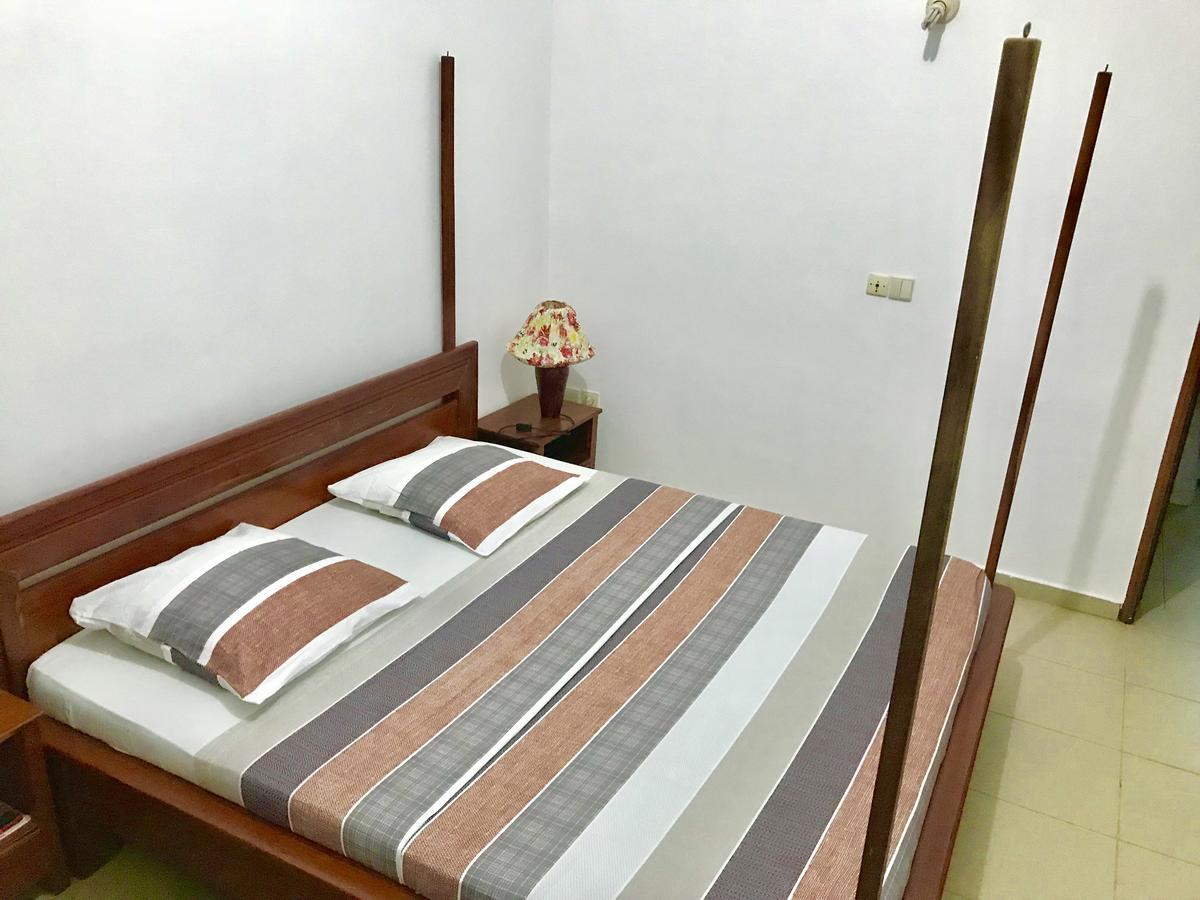 Dodoo Lodge 코토누 외부 사진